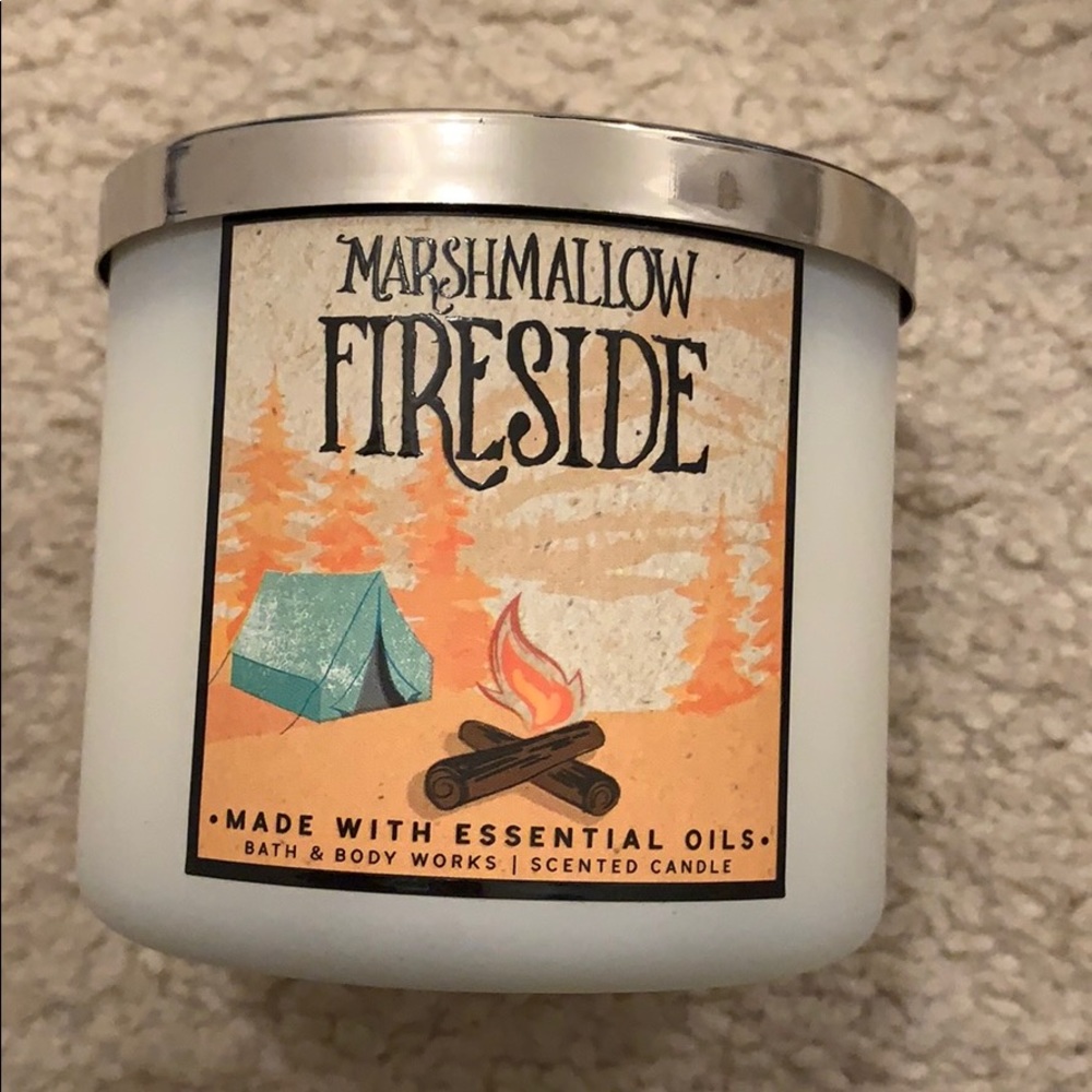 Marshmallow Fireside candle.